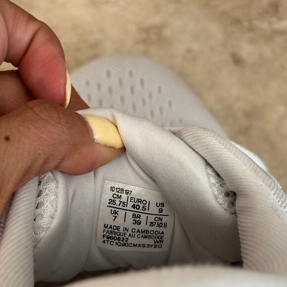 Asics Women's GT-1000 Running Shoe Size 9 - Picture 10 of 11